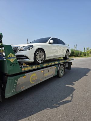 Bàn giao xe mới cho khách tại Thạch Thất