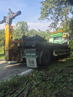Xe cứu hộ chuyên dụng hỗ trợ kéo xe sa lầy tại Ba Vì