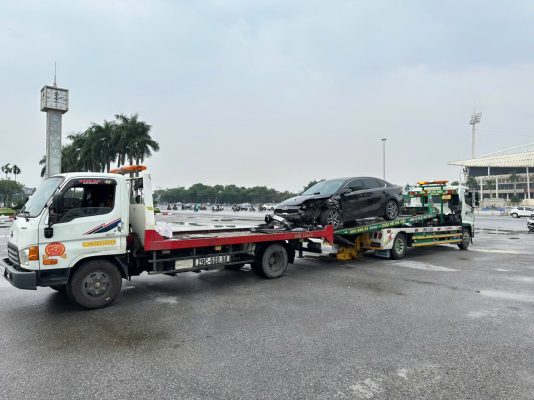 Cứu hộ xe tai nạn tại Mỹ Đình