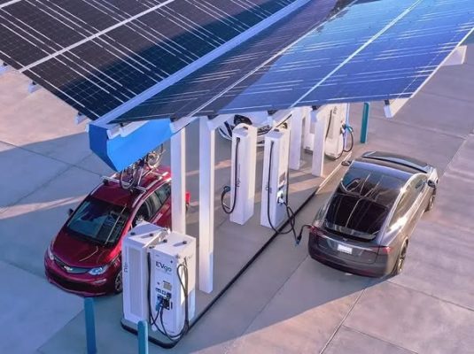Vận chuyển xe điện hết pin đến trạm sạc gần nhất