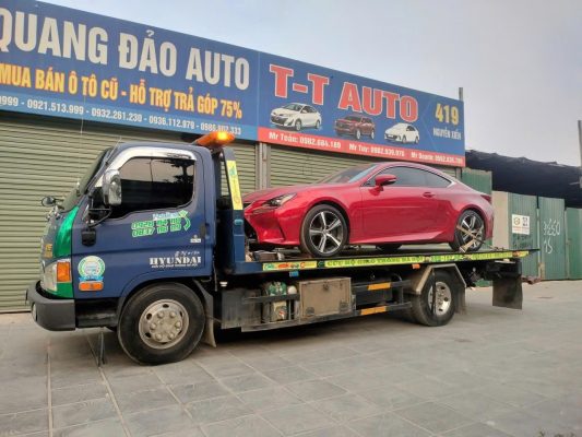 Cứu hộ vận chuyển ô tô chết máy trên đường Vành đai 3 về gara
